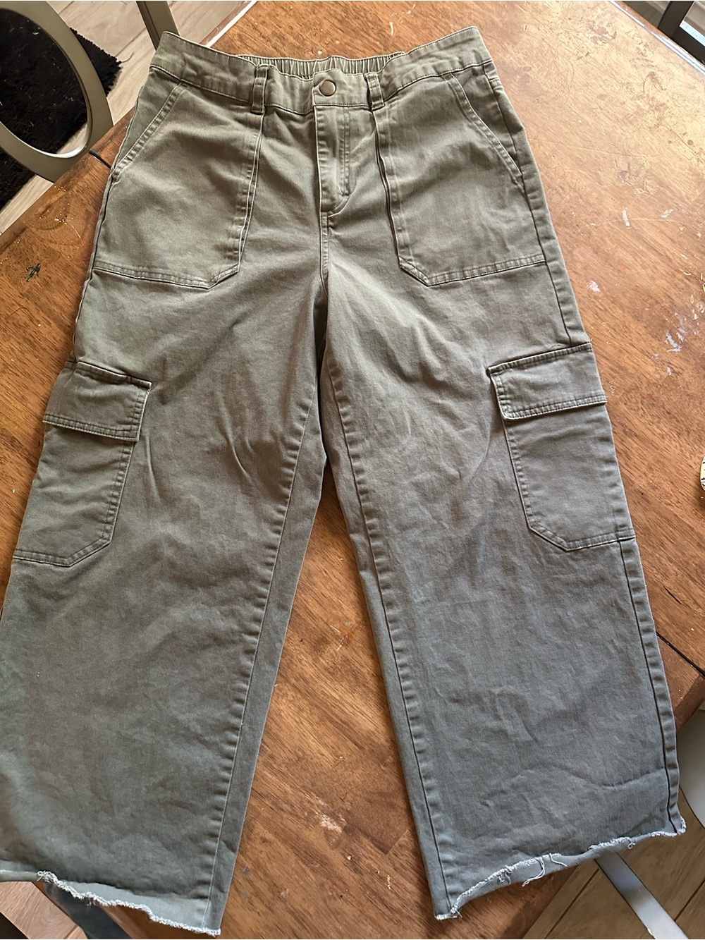 Wild Fable Women’s Wide-Leg Raw Hem Cargo Pants in Olive Green